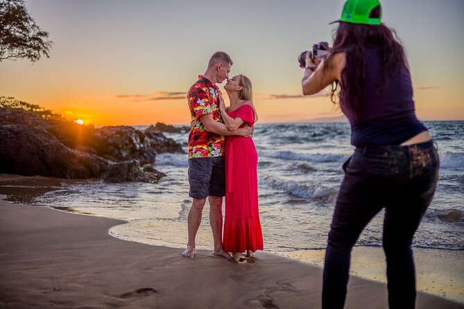 A Romantic Photoshoot for 2 in Maui - Matching your special occasion with the Wailea mood