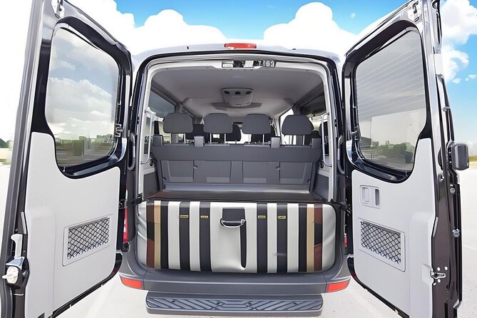 Arrival - Private Transfer Honolulu Airport to Waikiki Hotel - From HNL baggage claim to your Waikiki hotel: the meeting plan