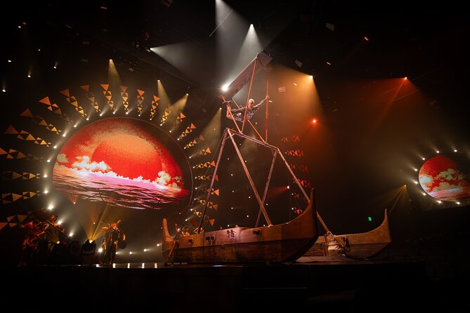 'Auana by Cirque du Soleil at the Waikiki Beachcomber Hotel - Timing and logistics: keep the night simple