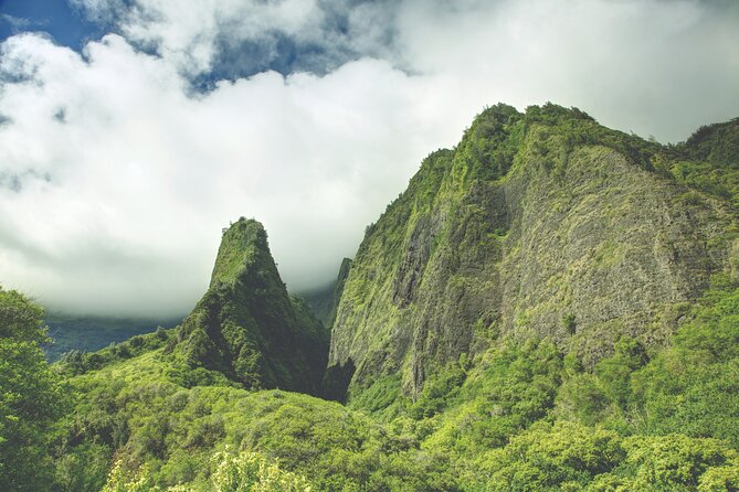 Best of Maui Tour: Sips, Sites and Bites with Lunch - Upcountry Story Stops: Makawao, Wailuku, and Kaahumanu Church