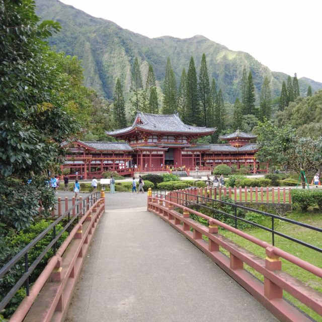 Best of Oahu in One Day - Byodo-In Temple and Macadamia Farm Stops That Feel Like a Reset