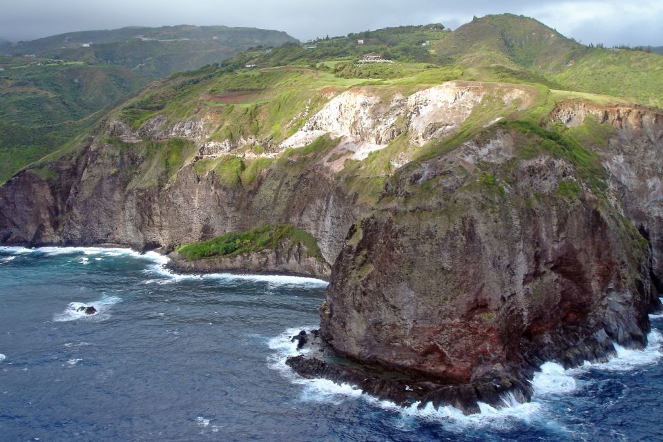 Central Maui: Two-Island Scenic Helicopter Flight to Molokai - Kahului Heliport check-in and how a small group flight feels