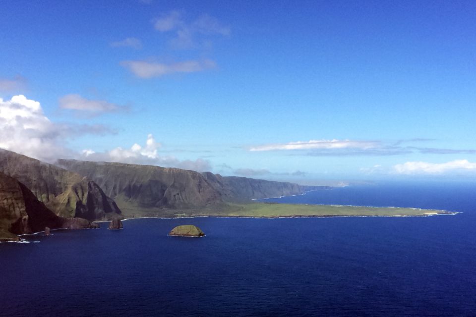 Central Maui: Two-Island Scenic Helicopter Flight to Molokai - Pailolo Channel and Elephant Rock: the channel becomes the show