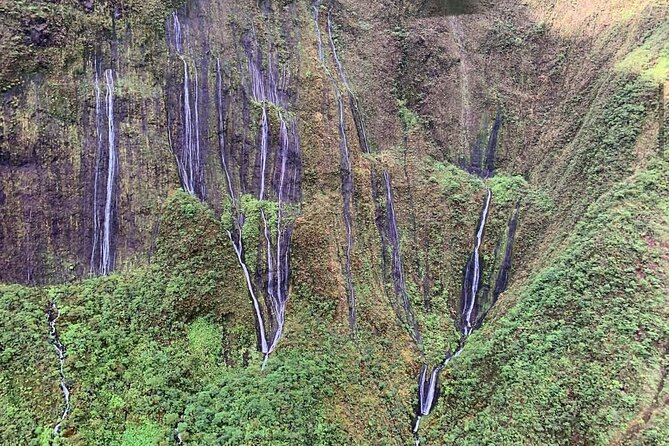 Complete Island 60-Minute Helicopter Tour - Seat Reality: Window Views, Front Seats, and Photo Tips