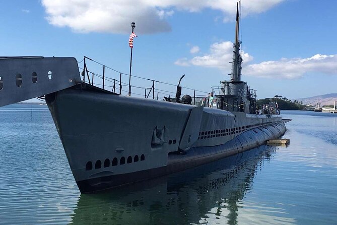 Deluxe Arizona Memorial Bowfin Submarine and Honolulu City Tour - Honolulu city tour: drive-by landmarks, not a slow day
