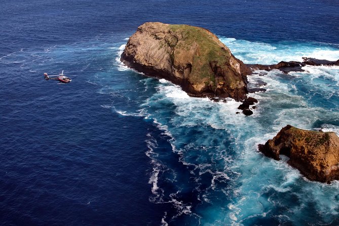 Deluxe Helicopter Tour of Molokai and Maui - Maui highlights: Iao Valley State Park and Honokohau Falls from the sky