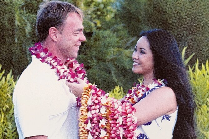 Deluxe Orchid Lei Greeting (Maui, Kahului Airport, OGG) - A Short Experience With a Real Mood Shift