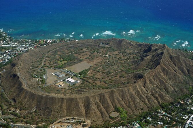 Diamond Head and Manoa Falls Hike and Adventure Tour - Waikiki stories beyond the hikes: Duke Kahanamoku, shopping, and a former race track park