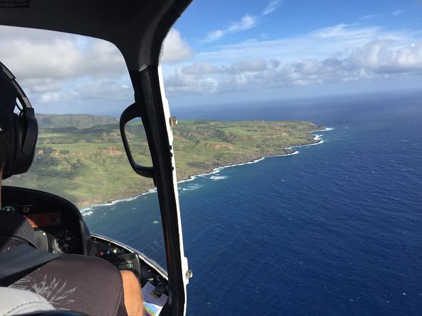 Doors Off West Maui and Molokai 45 minute Helicopter Tour - The photo setup that makes the ride easier: phone only, no-glare, lanyard system