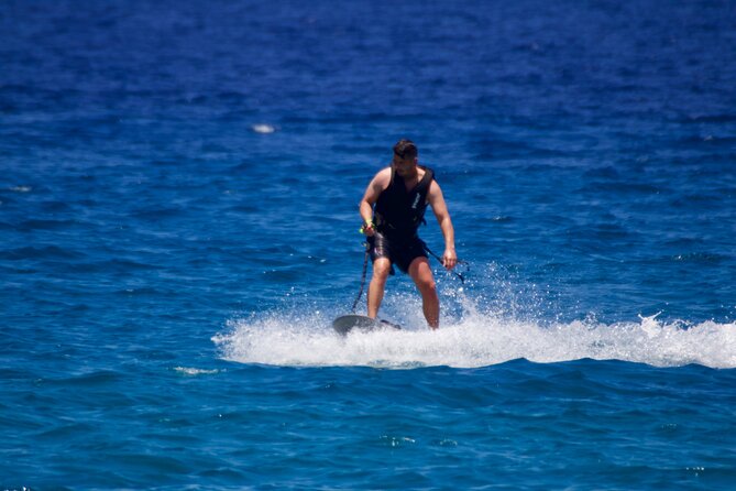 Electric Surf Board Experience Hawaii - The 90-minute flow: from safety briefing to a remote-controlled cruise