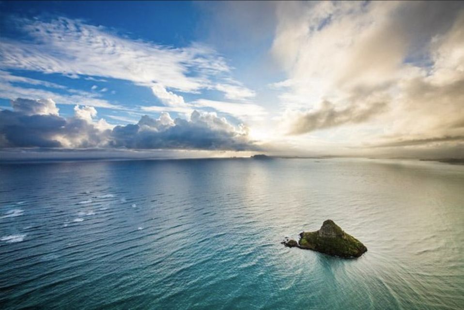 From Honolulu: Oahu 60min Helicopter Tour with Doors Off/On - Pearl Harbor and USS Arizona: the part that feels heavier