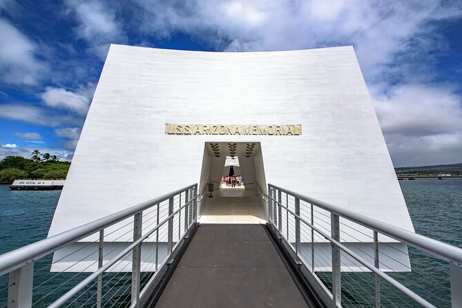 Grand Pearl Harbor and City Tour - A Pearl Harbor Boat Ride Plus Honolulu Royal Sights in 5 Hours