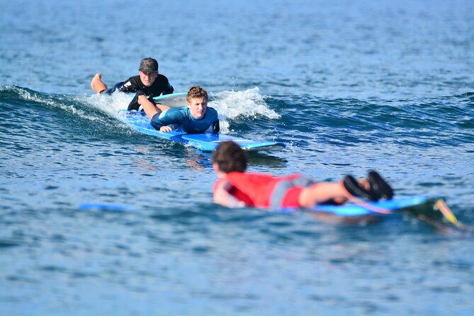 Group Surf Lessons in Lahaina, Maui - Getting a Surfboard and Handling It Like a Beginner