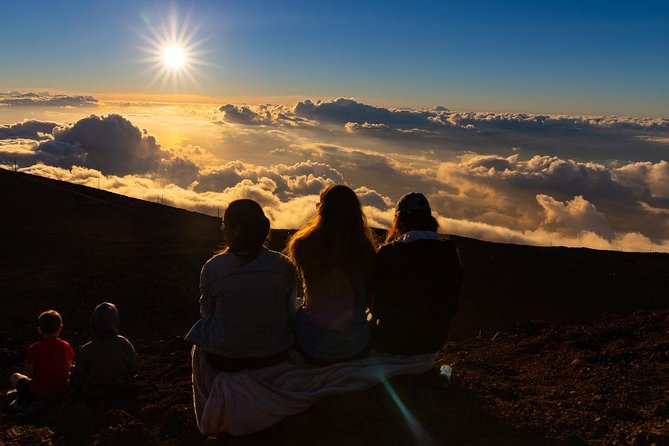 Haleakala's Best Sunset Tour with Dinner - Why the Haleakala Crater sunset feels different