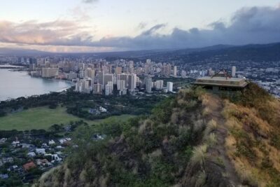 Half-Day Hiking Tour to Diamond Head and Makapuu Lighthouse - Makapuu Lighthouse Trail: paved, steep, and built for nonstop ocean views