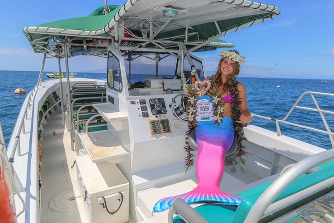 Half Day Snorkel to Lanai from Kaanapali Beach + Dolphin Search - Boat, crew, and the small-group feel (Captain Dan and teammates)