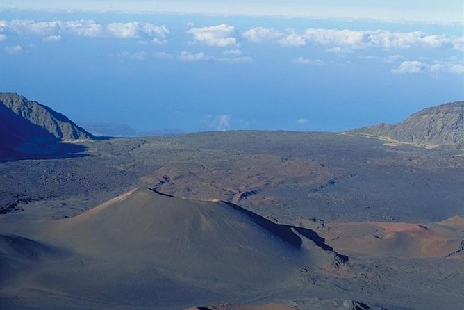 Hana Rainforest and Haleakala Crater Helicopter Tour - Inside the Cabin: How the Pilot Narration and Music Shape the Flight