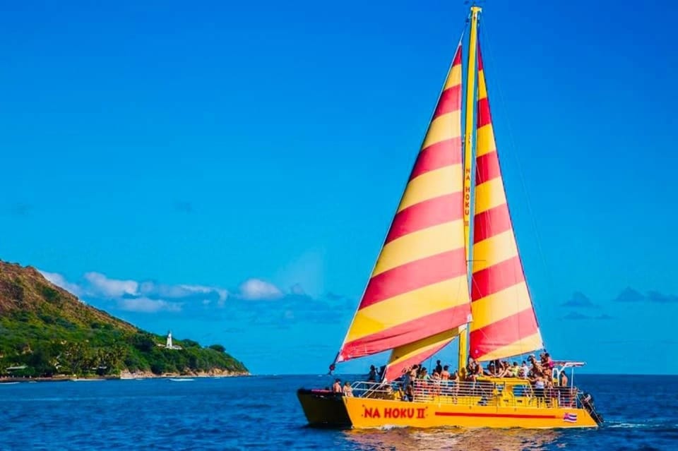 Honolulu: 1-Hour Friday Night Fireworks Cruise with Drinks - Where You Meet at Kewalo Basin Harbor (and How Not to Waste Time)