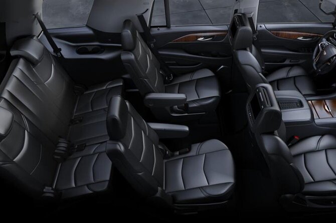 Honolulu Airport & Waikiki Hotels Private Transfer by Luxury SUV(up to 5 people) - Inside the Luxury SUV: Comfort, Cleanliness, and a Short Ride to Waikiki
