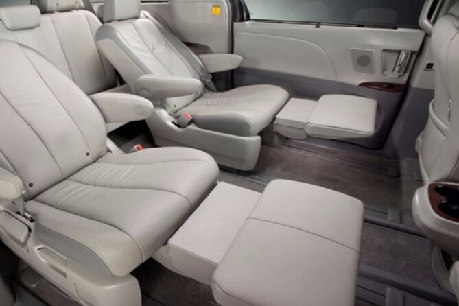 Honolulu Airport & Waikiki Hotels Private Transfer by Minivan (up to 5 people) - Vehicle Comfort and Luggage Handling (The Real Meaning of “Private”)
