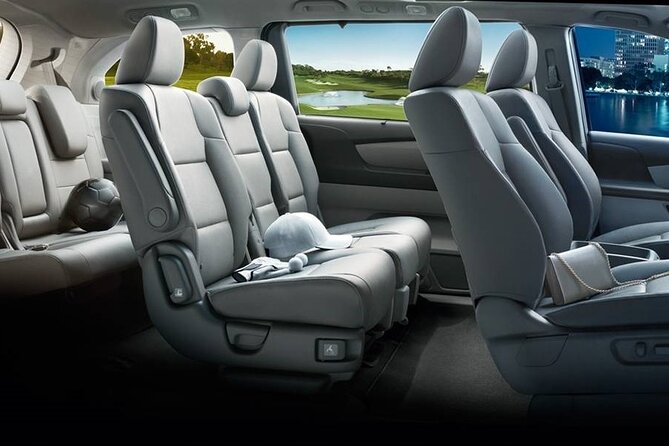 Honolulu Airport & Waikiki Hotels Private Transfer by Minivan (up to 5 people) - Add-On Lei Greeting: Optional, Not Required