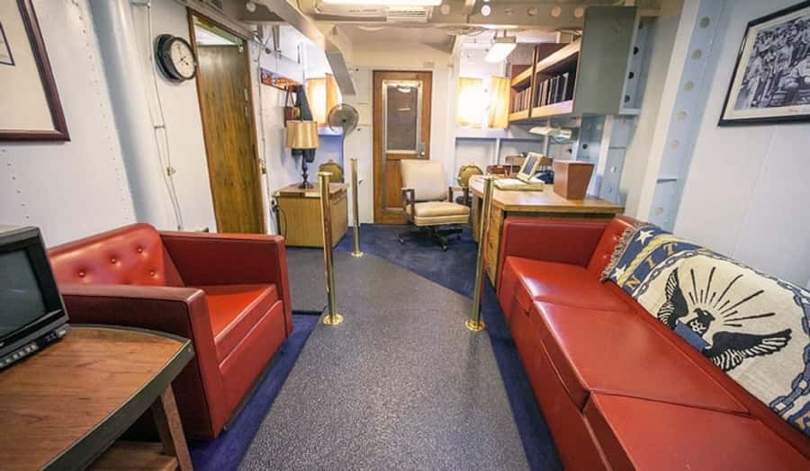Honolulu: Battleship Missouri Memorial with Guide Option - USS Missouri in Honolulu: where WWII’s ending becomes real