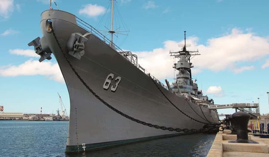 Honolulu: Battleship Missouri Memorial with Guide Option - Your guide options: included 35-minute tour vs Captain’s and Chief Engineer’s upgrades