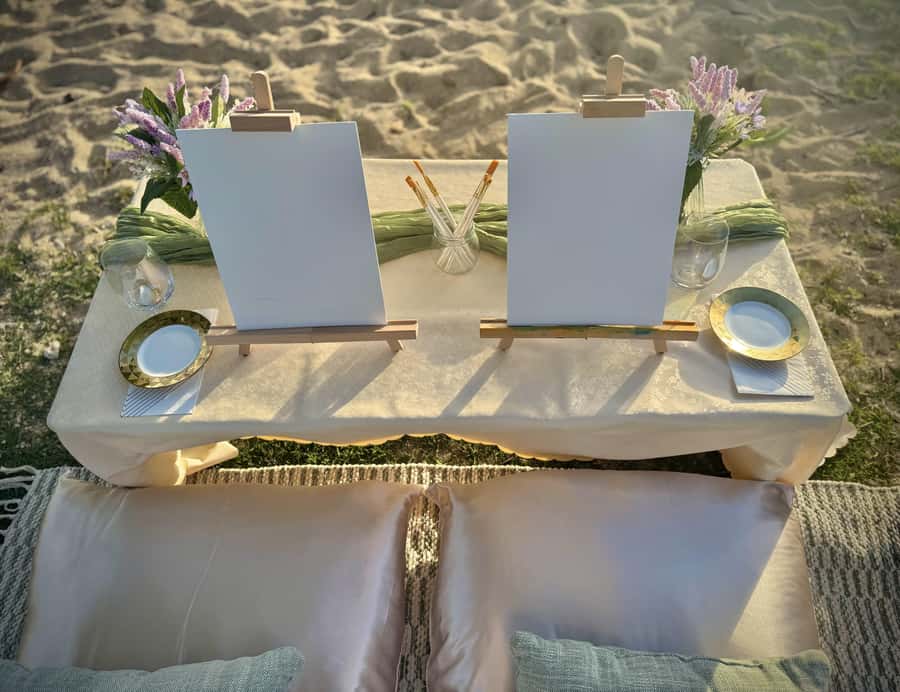 Honolulu: Beachside Luxury Picnic & Paint - Your Canvas, Your Supplies, and Taking the Art Home