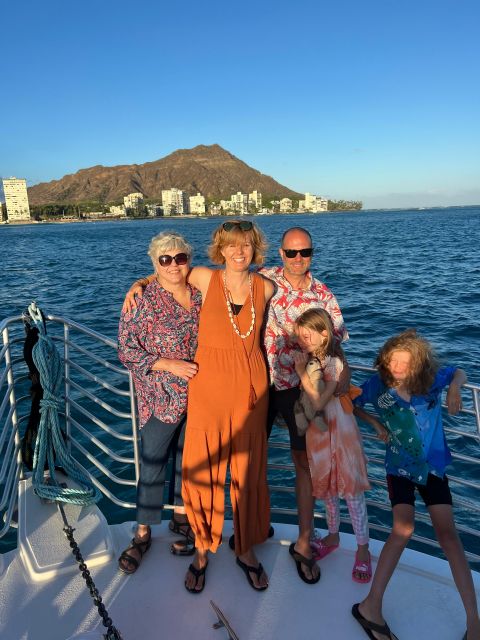 Honolulu: Deluxe Waikiki Snorkel and Wildlife Cruise - Kewalo Basin start: getting onto the water fast