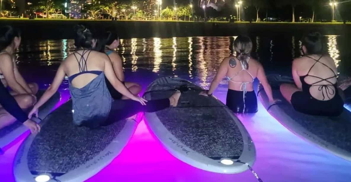 Honolulu: Fireworks Glow and Flow Yoga Class - A 90-Minute Floating Yoga + Fireworks Plan in Honolulu