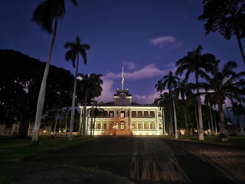 Honolulu: Ghosts of Old Honolulu Walking Tour - King Kamehameha Statue Start: Where the Tour Sets the Tone