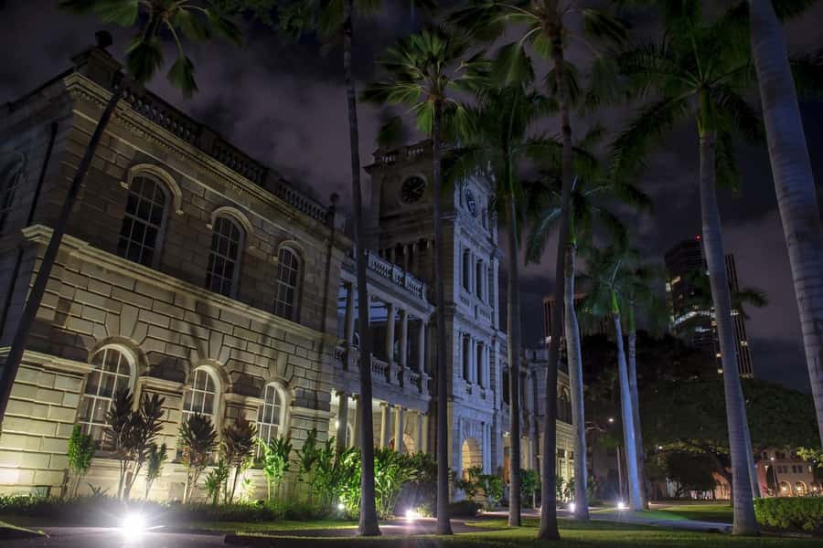 Honolulu Haunts: Ghosts and Spirits Walking Tour - Red Rainbow and Atlas Insurance: Downtown Hauntings on Ordinary Streets
