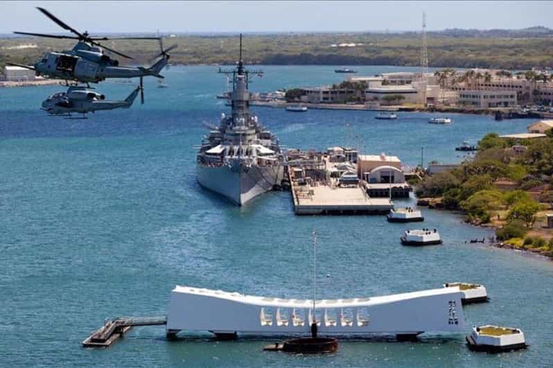 Honolulu: Pearl Harbor, USS Arizona and Battleship Missouri - USS Arizona Memorial boat ride: where the day slows down