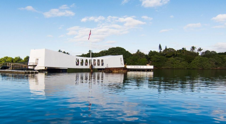 Honolulu: Pearl Harbor, USS Arizona Memorial [Early Access] - Honolulu Harbor, Aloha Tower, and the downtown transition
