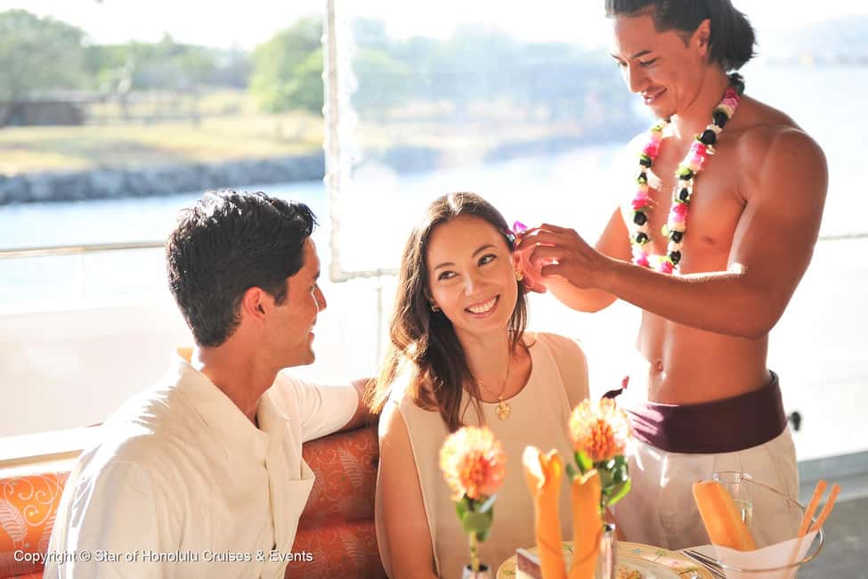 Honolulu: Sunset 5 Course Dinner Cruise with Entertainment - Key Highlights at a Glance