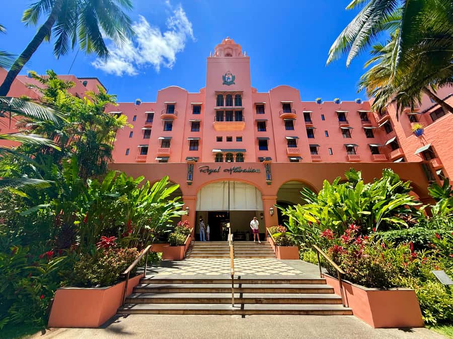 Honolulu: Waikiki Food Tour with Local Guide - Meet at King David Kalākaua’s Statue and get your Waikiki bearings