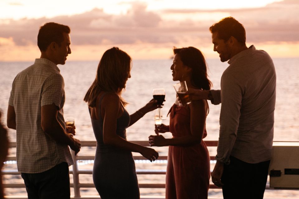 Honolulu: Waikiki Sunset and Cocktail Cruise - Open-air deck vs air-conditioned lounge: choose your comfort and your photos