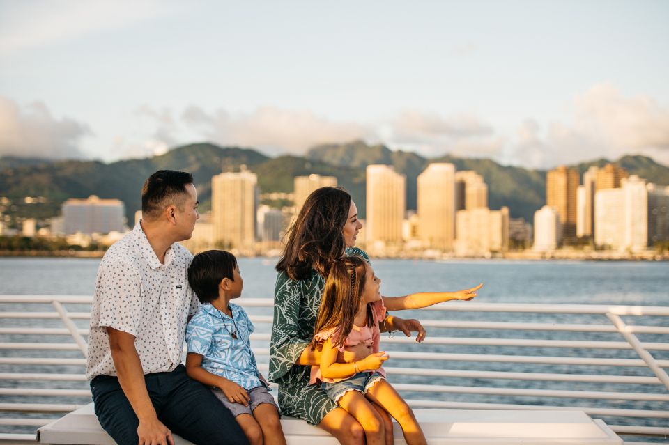 Honolulu: Waikiki Sunset and Cocktail Cruise - Live music, photo moments, and small-service touches that make it memorable
