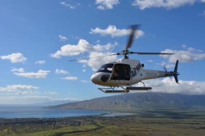 Kahului: Doors-off West Maui and Molokai Helicopter Tour - West Maui Mountains from above: rainforest and coastline in motion