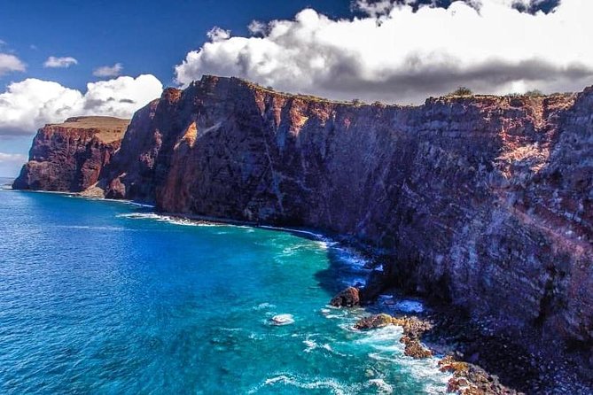 Lanai Deluxe Dolphin Adventure & 3 Snorkel Sites - Meals, Snacks, and Drinks: a real value add on the water
