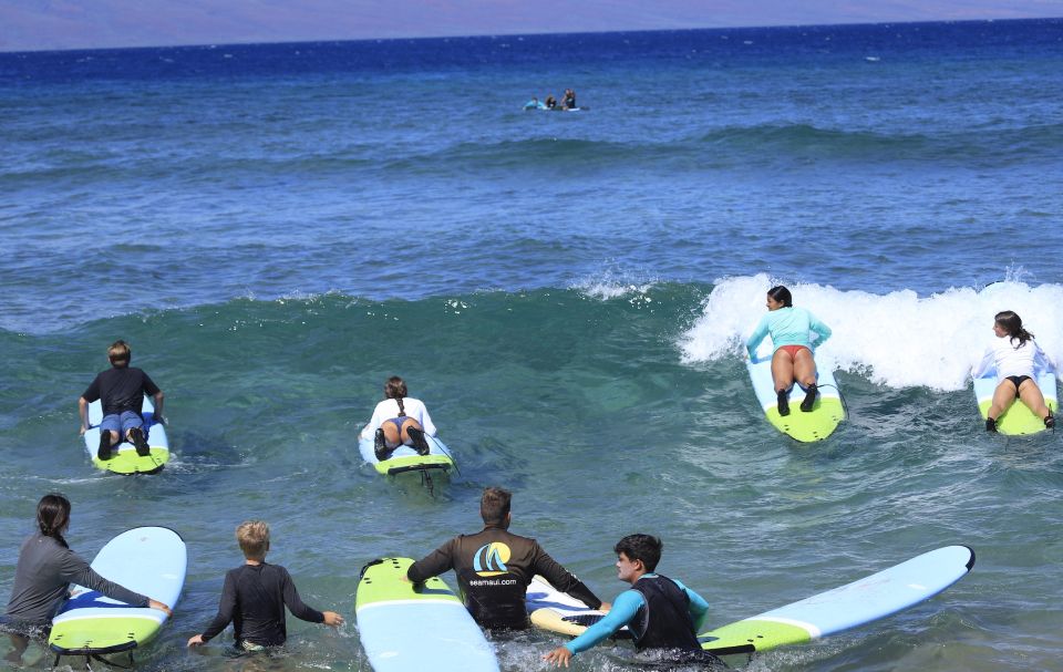 Maui: Group Surf Lesson - Safety and supervision: the instructor stays close