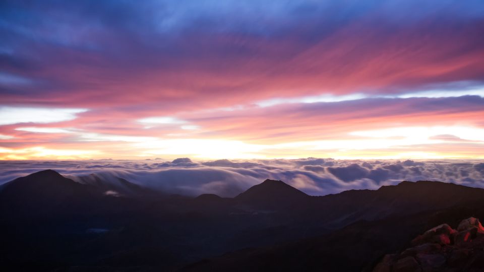 Maui: Haleakala National Park Sunrise Tour - Your guide turns geology into meaning