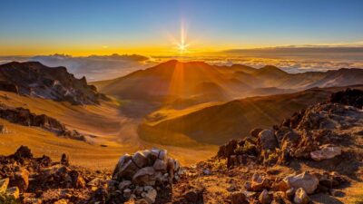 Maui: Haleakala Sunset and Stargazing Tour with Dinner - Watching sunset at 10,023 feet: what makes the House of the Sun special
