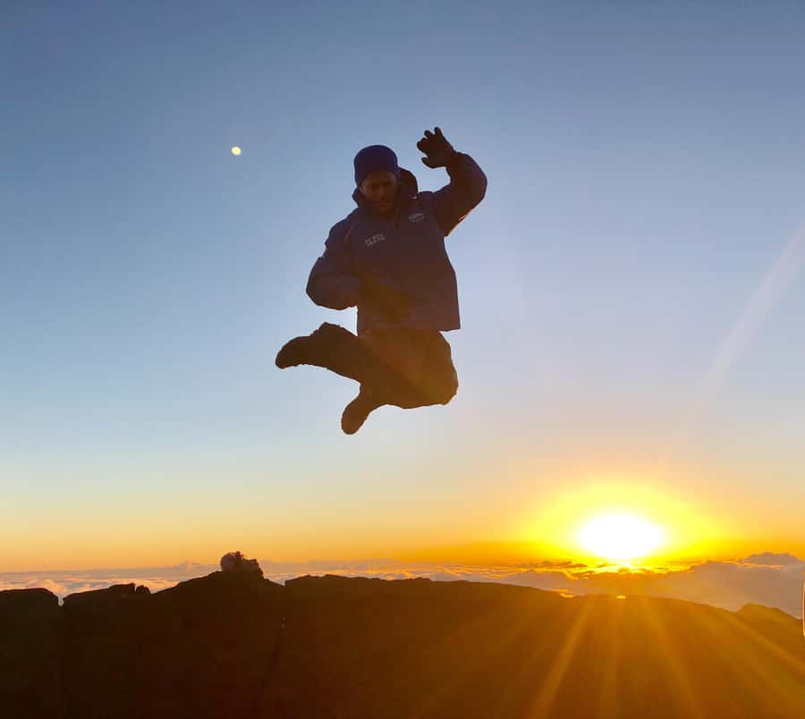 Maui: Haleakala Sunset Tour with Snacks and Photos - Key highlights at a glance