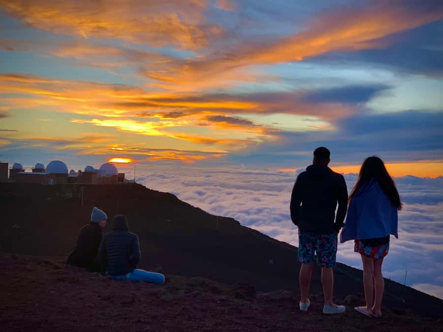 Maui: Haleakala Sunset Tour with Snacks and Photos - Kula Marketplace Stop: Artisan Shopping With a Restroom Break