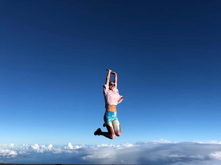 Maui: Haleakala Sunset Tour with Snacks and Photos - Snacks, Drinks, and Local Fruit: What You’ll Eat When the Summit Is Cold