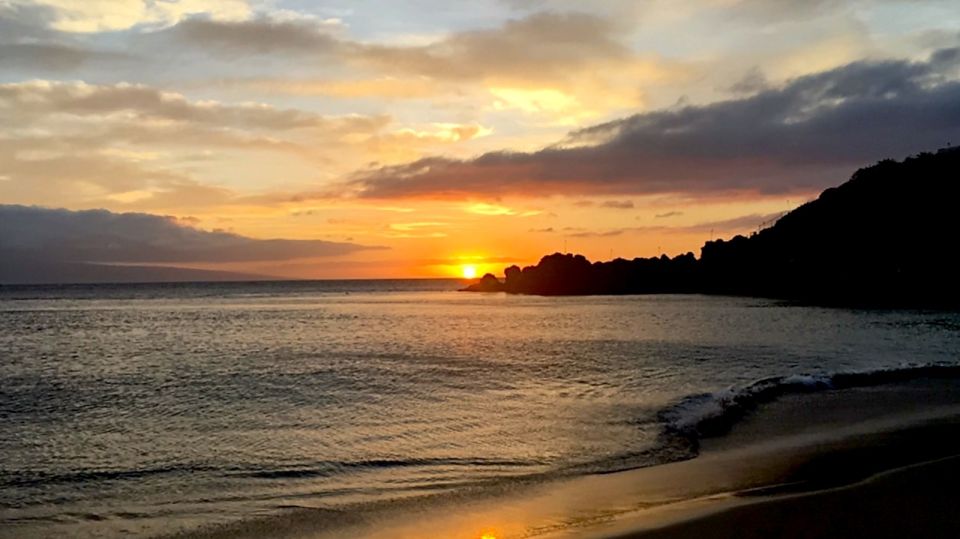 Maui: Ka'anapali Luxury Sunset Dinner Sail - The luxury catamaran ride: what “oceanfront views from every seat” means