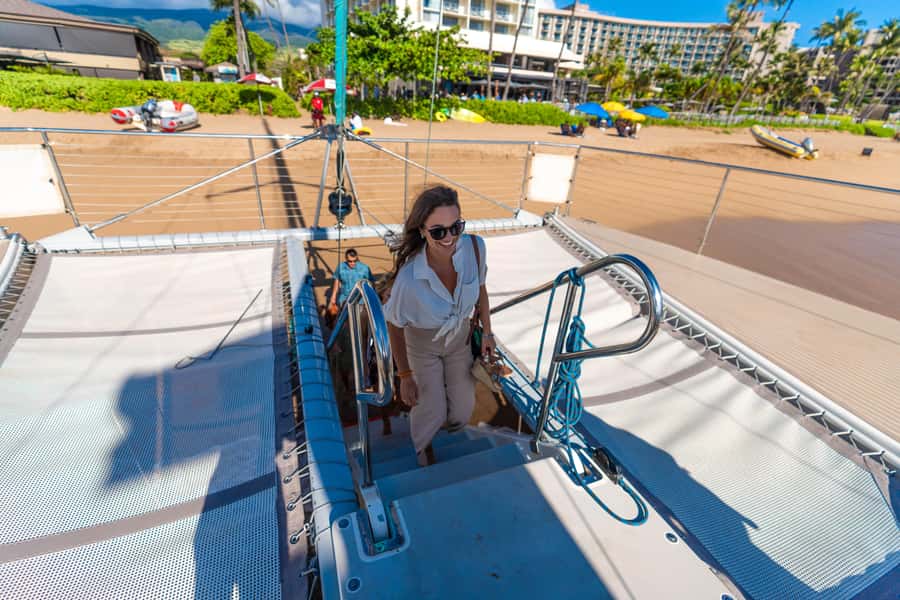 Maui: Kaanapali Whale Watching Boat with Open Bar and Food - The cruise itself: what 2.5 hours on a catamaran feels like