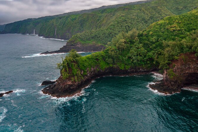 Maui & Molokai Spectacular with Exclusive Landing Helicopter Tour - Ka’anapali to Kapalua, then the exclusive landing break