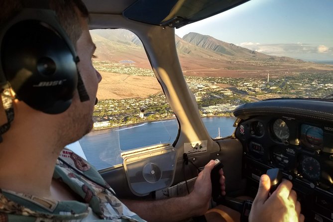 Maui -PRIVATE- Air Tour: 5 Islands: (2-5 people): SEE Even MORE! - Wailea and the central valley: resorts, golf courses, and real Maui scale